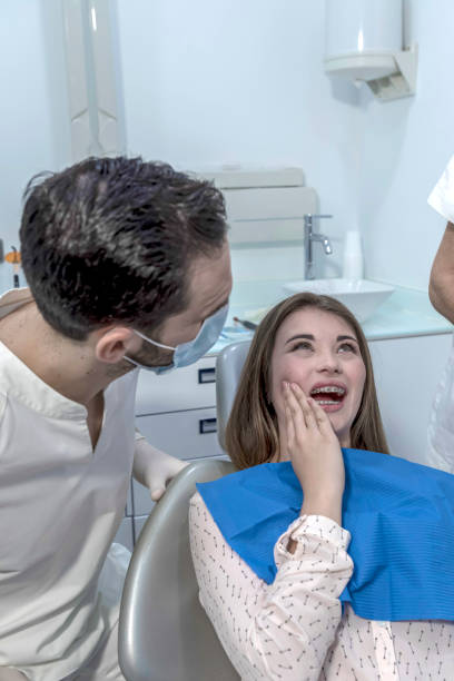 Best Emergency Gum Treatment in Elwood, KS